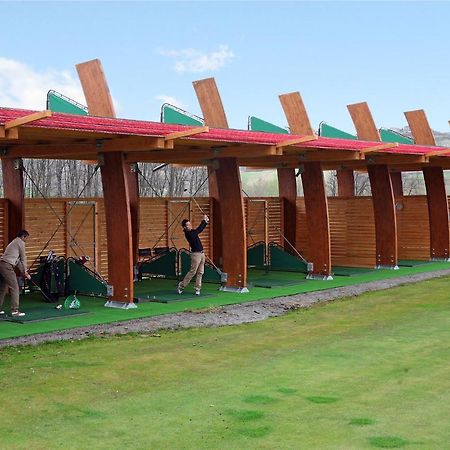 Готель Golf Valcurone Momperone Екстер'єр фото